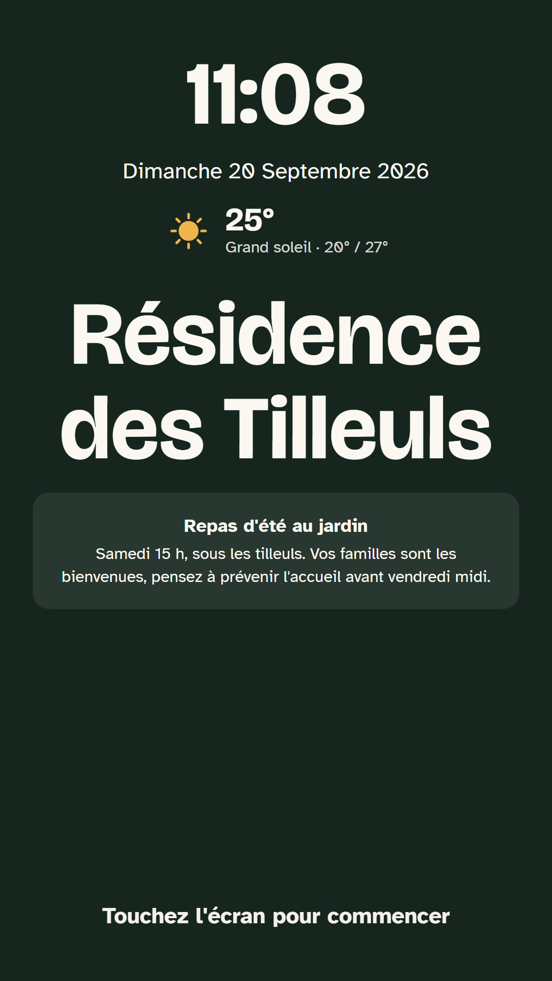La borne au repos : l'heure, la date, le nom de la résidence et la météo du jour